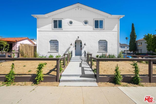 5317 Saturn Street, Los Angeles, CA 90019