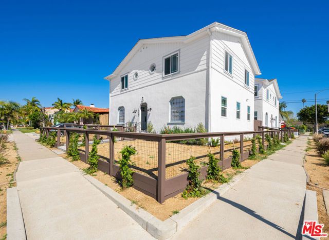 5317 Saturn Street, Los Angeles, CA 90019