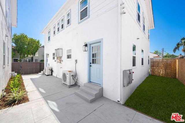 5317 Saturn Street, Los Angeles, CA 90019