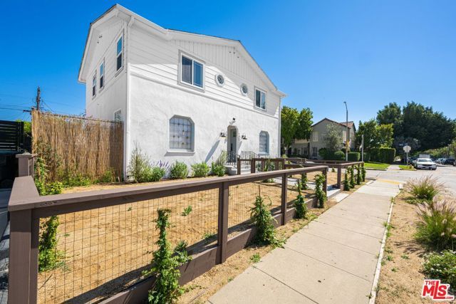 5317 Saturn Street, Los Angeles, CA 90019