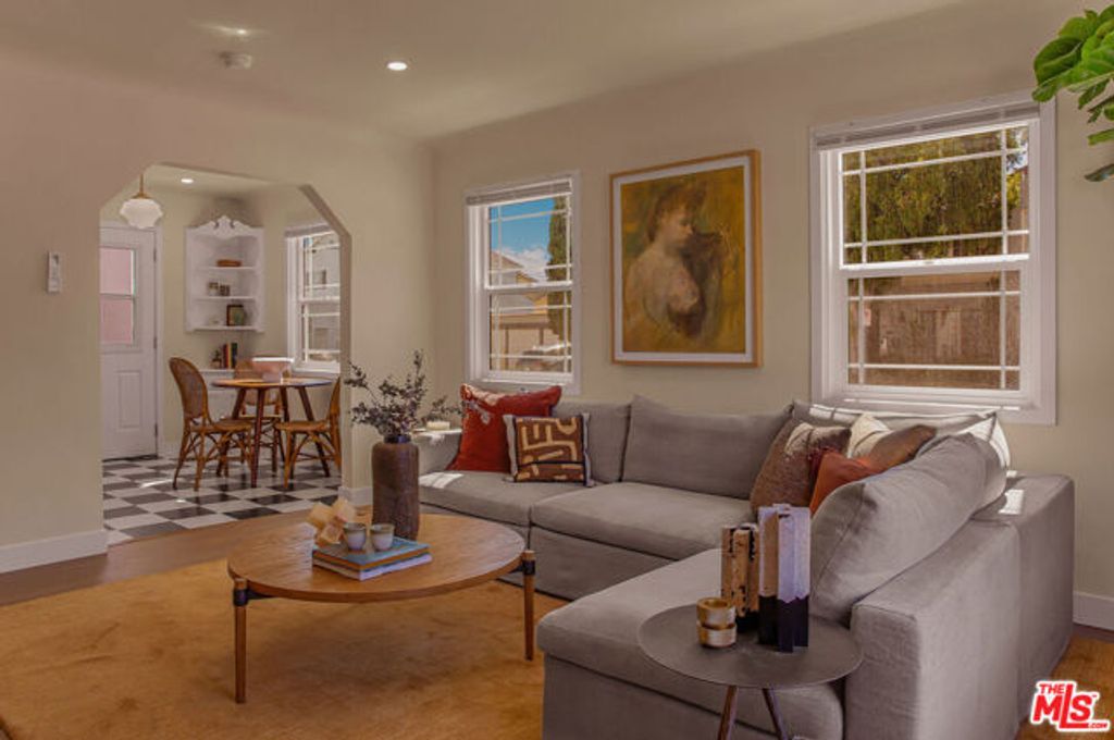 5317 Saturn Street, Los Angeles, CA 90019