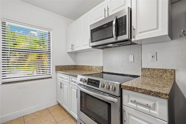5302 SW 138th Place, Miami, FL 33175