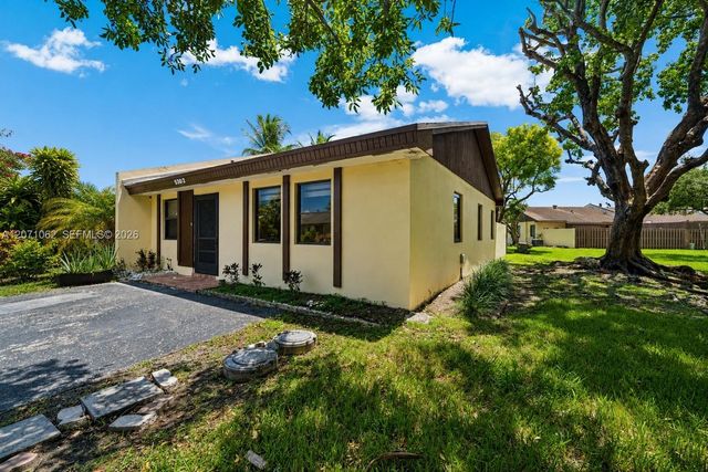 5302 SW 138th Place, Miami, FL 33175