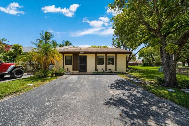 5302 SW 138th Place, Miami, FL 33175