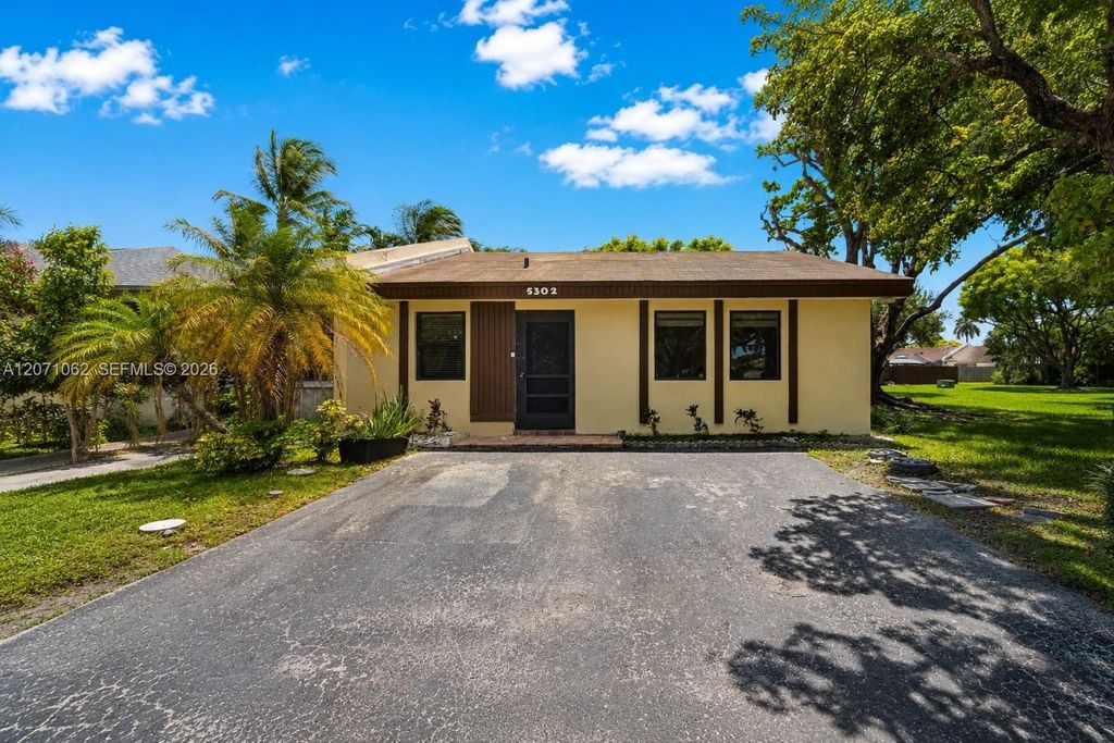 5302 SW 138th Place, Miami, FL 33175