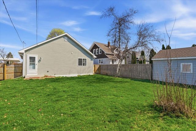 2127 27th STREET, Kenosha, WI 53140