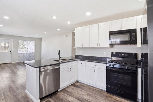 2127 27th STREET, Kenosha, WI 53140