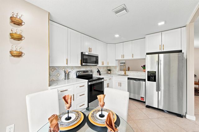 4561 DISCOVERY Lane 13, West Palm Beach, FL 33417