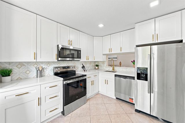 4561 DISCOVERY Lane 13, West Palm Beach, FL 33417