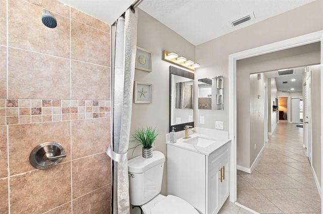 4561 DISCOVERY Lane 13, West Palm Beach, FL 33417