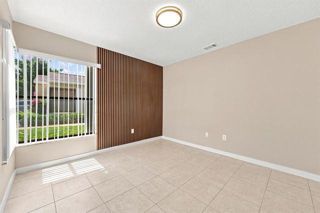 4561 DISCOVERY Lane 13, West Palm Beach, FL 33417