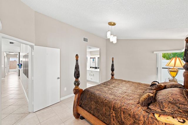 4561 DISCOVERY Lane 13, West Palm Beach, FL 33417