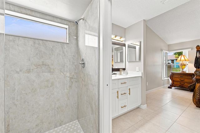 4561 DISCOVERY Lane 13, West Palm Beach, FL 33417