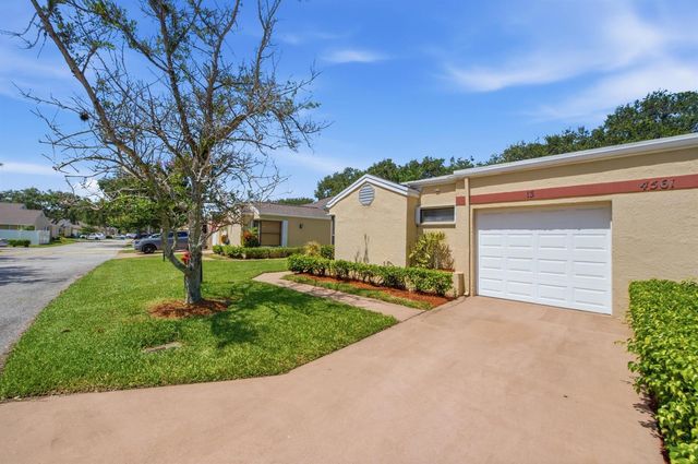 4561 DISCOVERY Lane 13, West Palm Beach, FL 33417