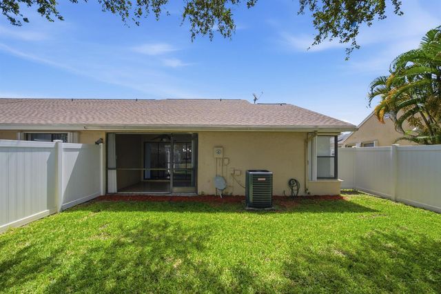4561 DISCOVERY Lane 13, West Palm Beach, FL 33417