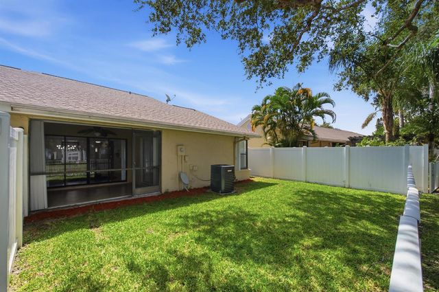 4561 DISCOVERY Lane 13, West Palm Beach, FL 33417