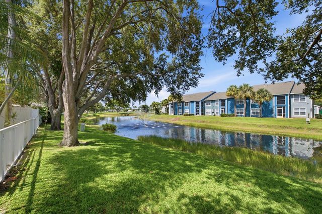 4561 DISCOVERY Lane 13, West Palm Beach, FL 33417