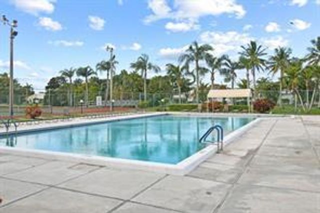 4561 DISCOVERY Lane 13, West Palm Beach, FL 33417