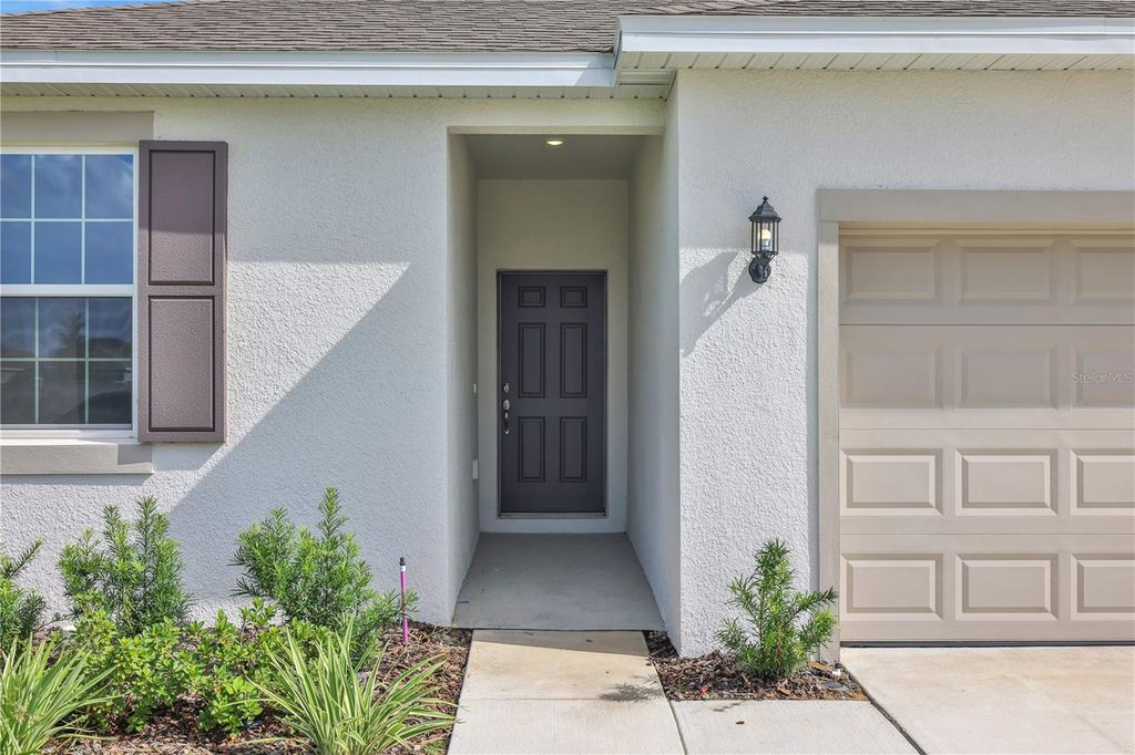 Image 1 of property listing at 272 MEREDITH BOULEVARD, Winter Haven, FL 33881