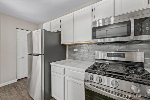 221 Mistwood Lane 221, Crystal Lake, IL 60014