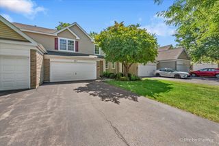 221 Mistwood Lane 221, Crystal Lake, IL 60014