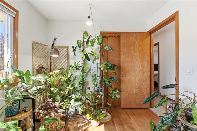 20264 HONEYSUCKLE Road, Council Bluffs, IA 51503