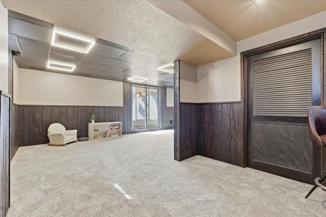 20264 HONEYSUCKLE Road, Council Bluffs, IA 51503