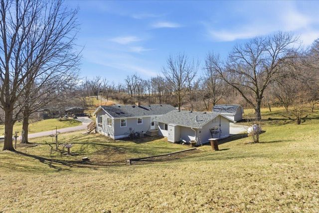 20264 HONEYSUCKLE Road, Council Bluffs, IA 51503