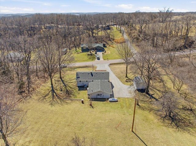 20264 HONEYSUCKLE Road, Council Bluffs, IA 51503