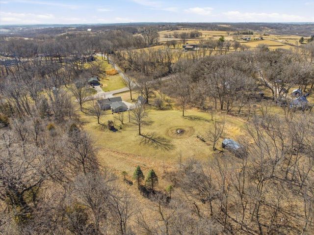 20264 HONEYSUCKLE Road, Council Bluffs, IA 51503