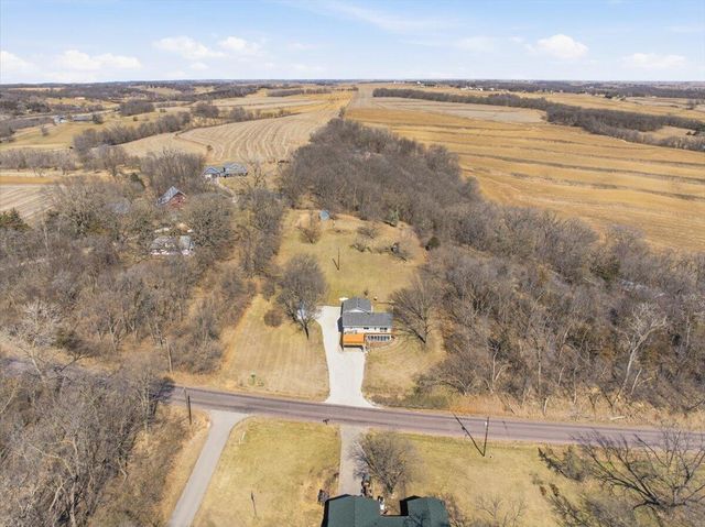 20264 HONEYSUCKLE Road, Council Bluffs, IA 51503