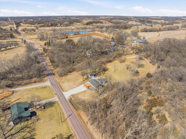 20264 HONEYSUCKLE Road, Council Bluffs, IA 51503