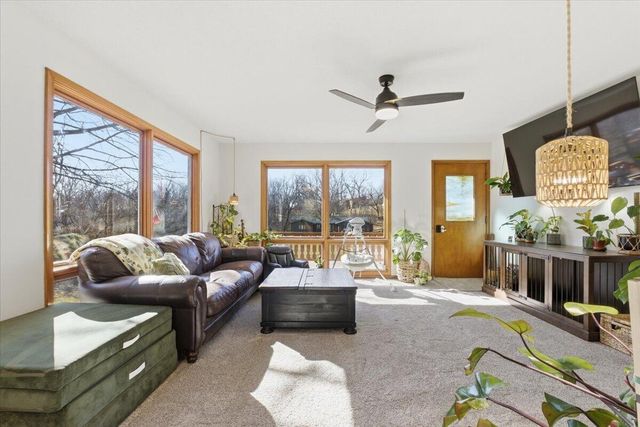20264 HONEYSUCKLE Road, Council Bluffs, IA 51503