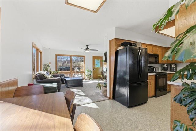 20264 HONEYSUCKLE Road, Council Bluffs, IA 51503