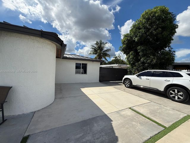 10516 NW 36th Place, Miami, FL 33147