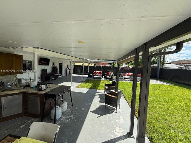 10516 NW 36th Place, Miami, FL 33147