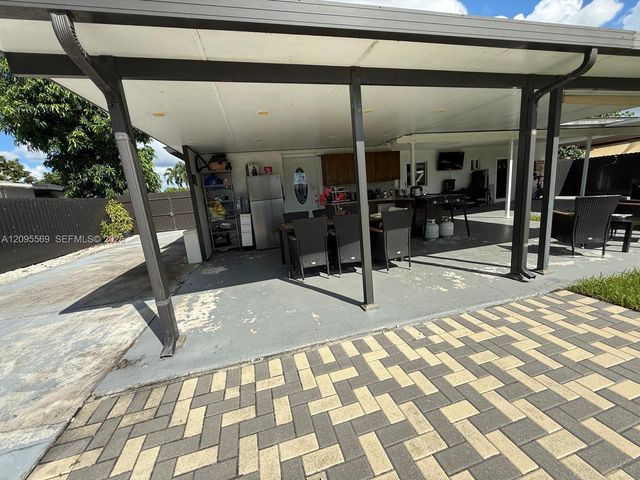 10516 NW 36th Place, Miami, FL 33147