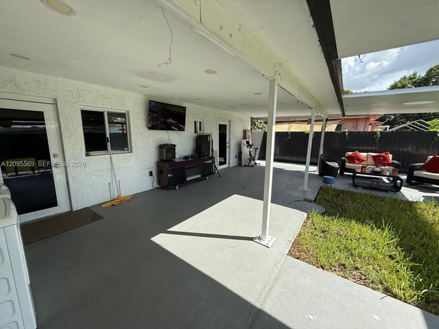 10516 NW 36th Place, Miami, FL 33147