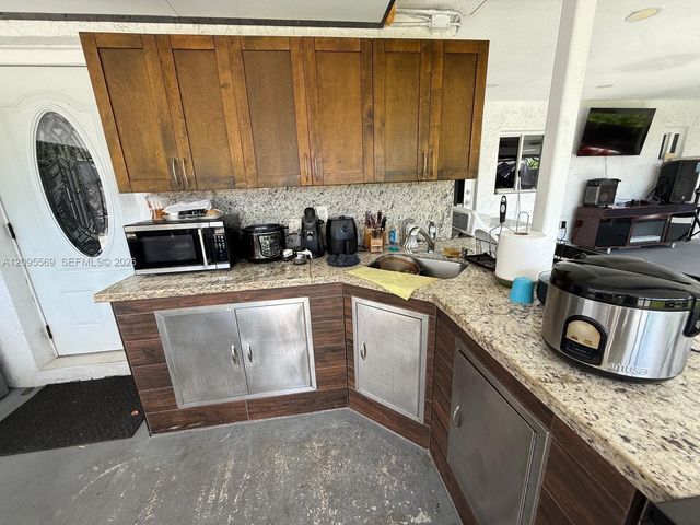 10516 NW 36th Place, Miami, FL 33147