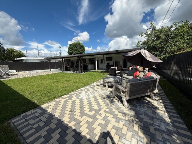10516 NW 36th Place, Miami, FL 33147