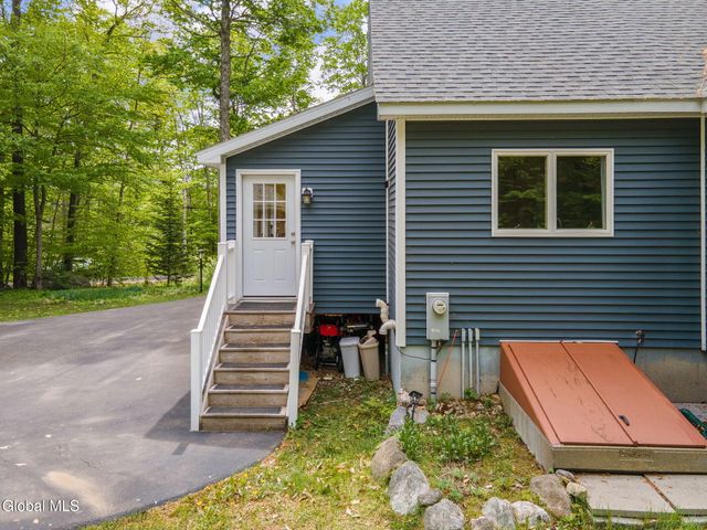 639 N Shore Rd Peck, Bleecker, NY 12078