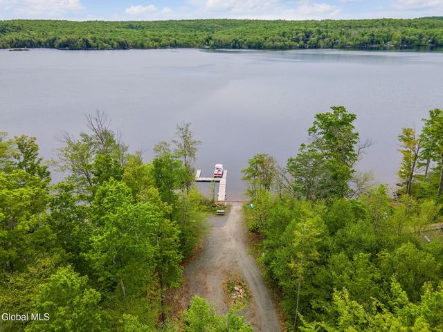 639 N Shore Rd Peck, Bleecker, NY 12078