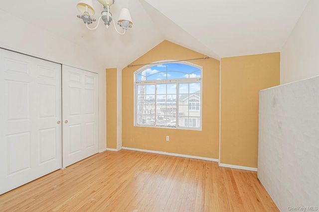 61 Merivale Lane, Staten Island, NY 10304