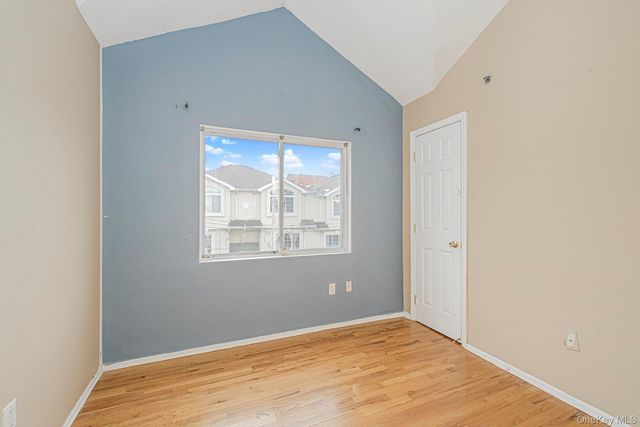 61 Merivale Lane, Staten Island, NY 10304