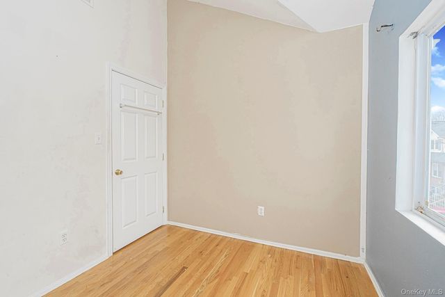 61 Merivale Lane, Staten Island, NY 10304