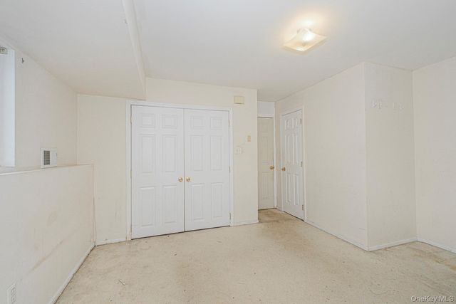 61 Merivale Lane, Staten Island, NY 10304