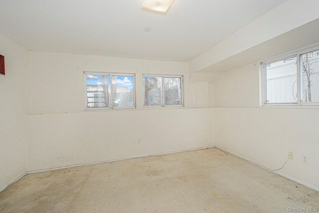 61 Merivale Lane, Staten Island, NY 10304