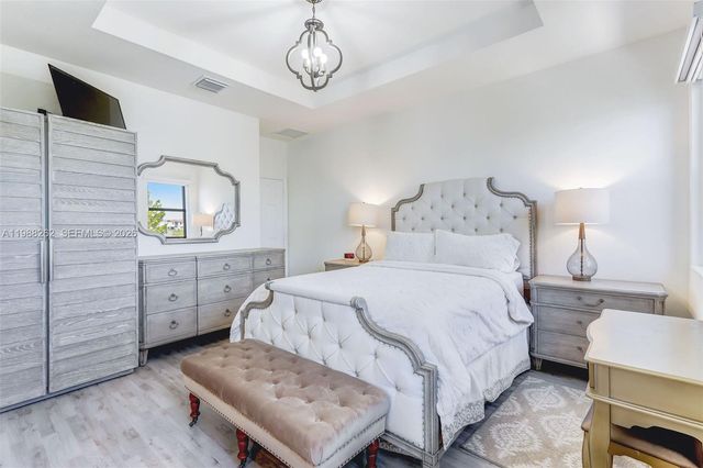 3375 W 100th Ter, Hialeah, FL 33018