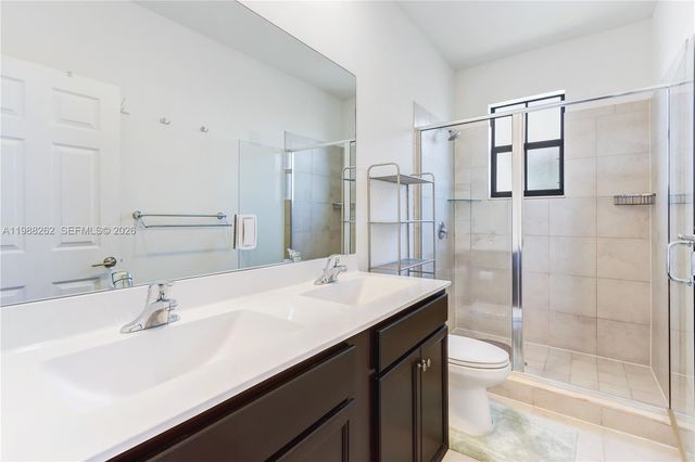 3375 W 100th Ter, Hialeah, FL 33018