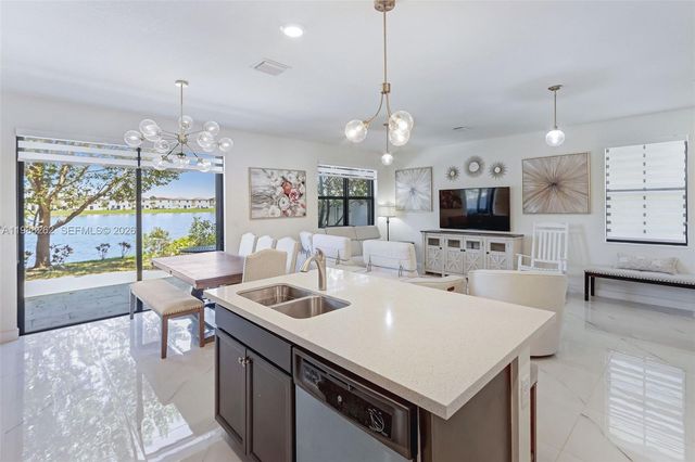 3375 W 100th Ter, Hialeah, FL 33018